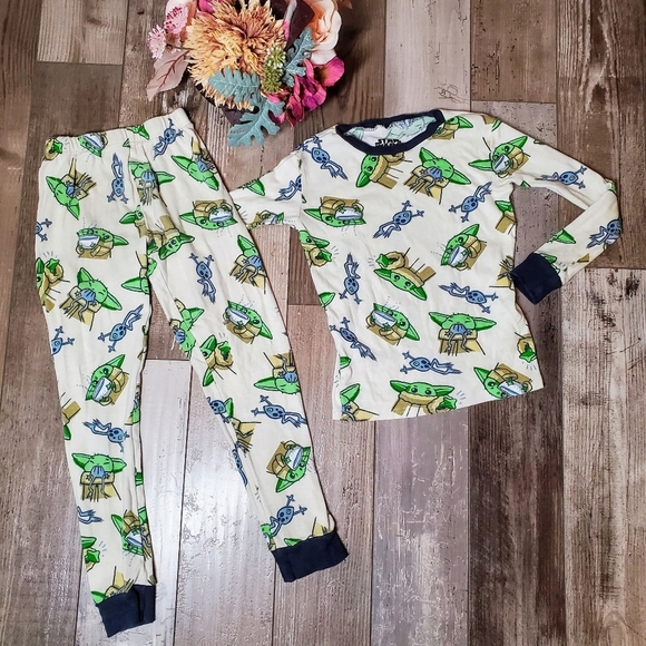 Boys' Star Wars: The Mandalorian 2pc Snug Fit Long Sleeve Pajama Set - Size 8 - Picture 1 of 16